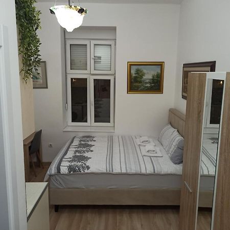 Apartman Silvana Apartamento Belgrado Exterior foto